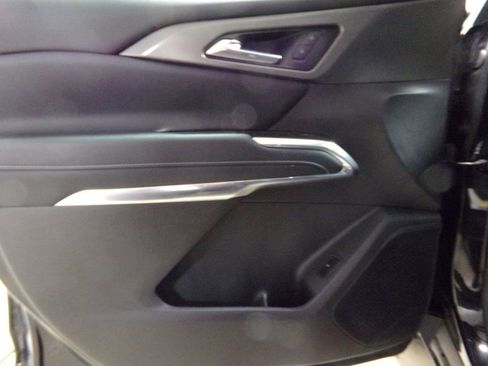 Used 2025 Chevrolet Traverse LT image 15