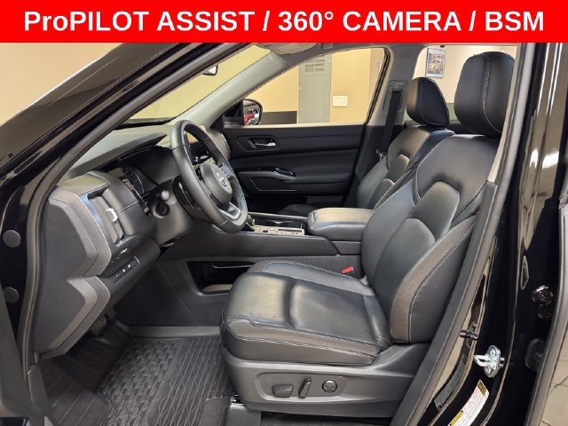 Used 2025 Nissan Pathfinder SL w/ Cargo Package FWD image 8