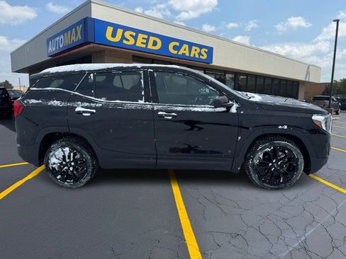 Used 2020 GMC Terrain SLE w/ Driver Convenience Package image 2