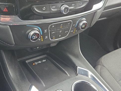 Used 2023 Chevrolet Traverse LT image 22