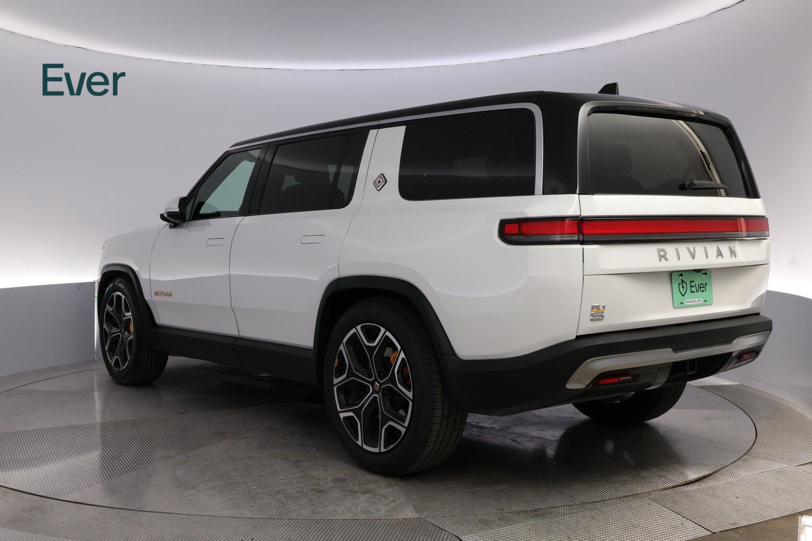 Used 2023 Rivian R1S Adventure Quad AWD/4WD image 17