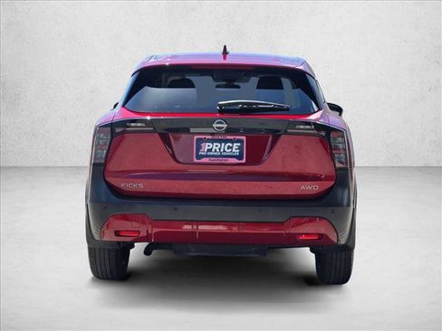 Used 2025 Nissan Kicks SV AWD/4WD image 7