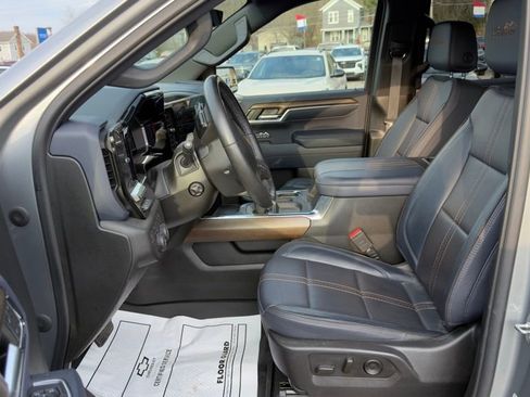 Used 2024 Chevrolet Silverado 1500 High Country w/ Technology Package image 7