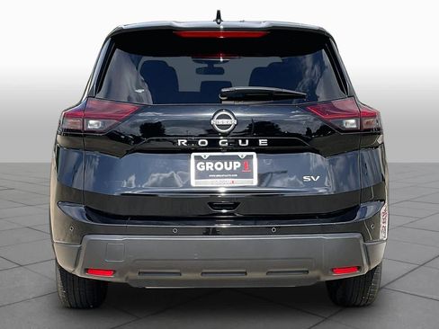 Used 2024 Nissan Rogue SV FWD image 5