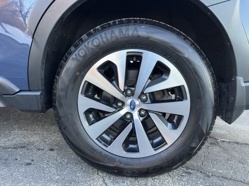 Used 2023 Subaru Outback Premium image 28