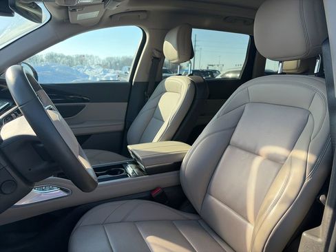 Used 2025 Lincoln Nautilus Premier w/ Equipment Group 102A image 21