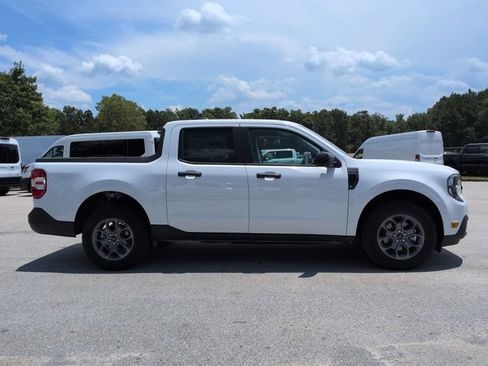 New 2026 Ford Maverick XLT w/ XLT Luxury Package FWD image 3