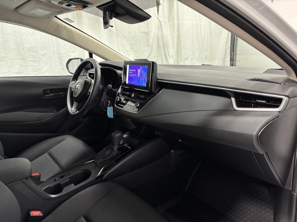 Used 2026 Toyota Corolla LE FWD image 58