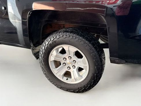 Used 2018 Chevrolet Silverado 1500 LT w/ All Star Edition image 31