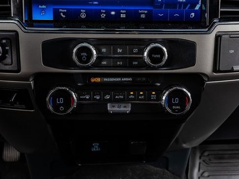 Used 2022 Ford F250 Lariat w/ Black Appearance Package image 24