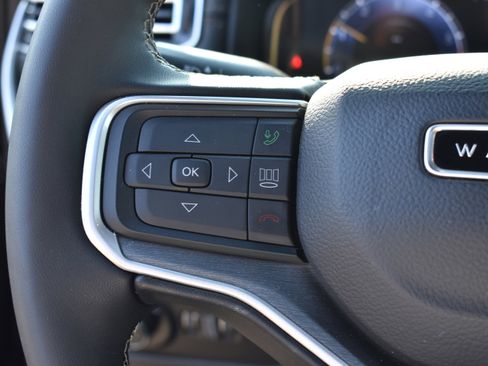 Used 2025 Jeep Wagoneer Series II w/ Premium Group I image 15