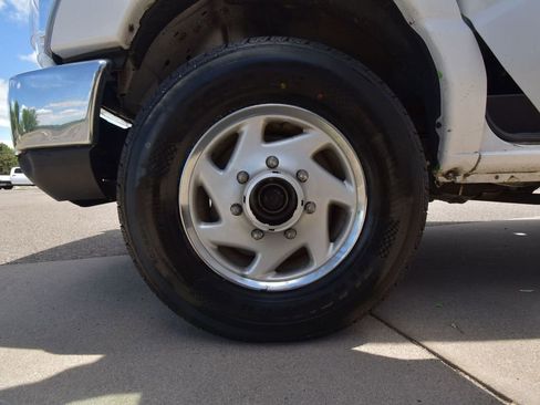 Used 2019 Ford E-350 and Econoline 350 Super Duty w/ Power Windows & Locks Group image 27