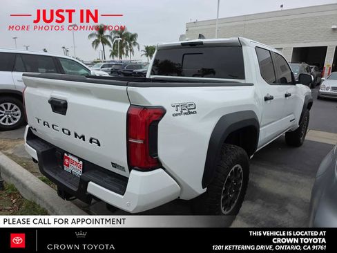 Used 2024 Toyota Tacoma TRD Off-Road w/ TRD Off Road Upgrade Package AWD/4WD image 2