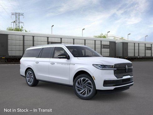 New 2025 Lincoln Navigator L Reserve image 7