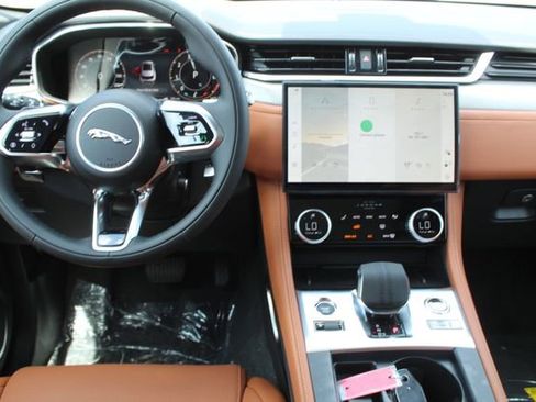 New 2026 Jaguar F-PACE R-Dynamic S image 22