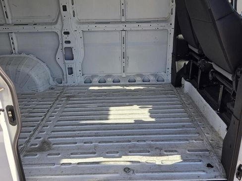 Used 2025 RAM ProMaster 2500 w/ Convenience Group FWD image 13