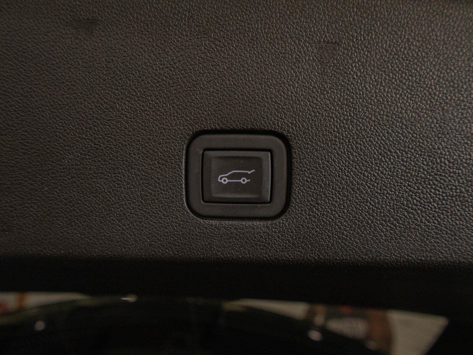 Used 2023 Cadillac XT6 Luxury FWD image 25