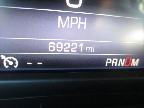 Used 2015 GMC Sierra 1500 SLT w/ SLT Crew Cab Value Package image 32