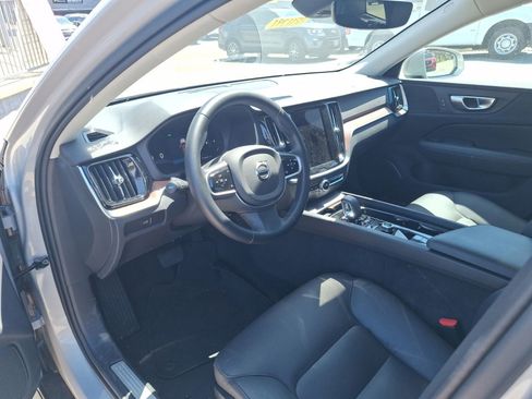 Used 2025 Volvo V60 B5 Cross Country Plus AWD/4WD image 7