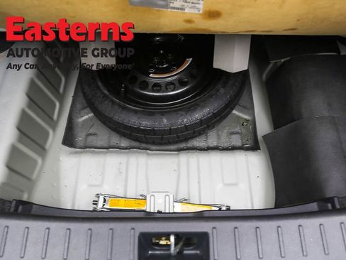 Used 2020 Nissan Versa SR w/ Convenience Package image 22