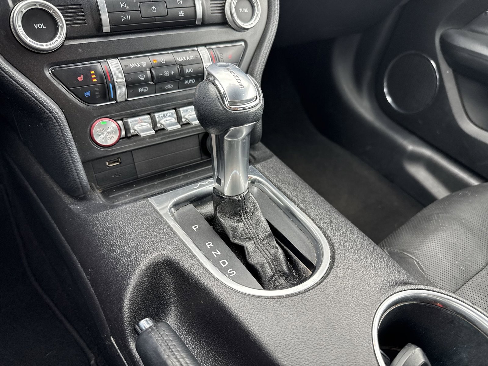 Used 2020 Ford Mustang Premium RWD image 20