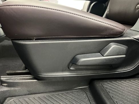 Used 2025 Ford Explorer Platinum w/ LUX Leather Package AWD/4WD image 14