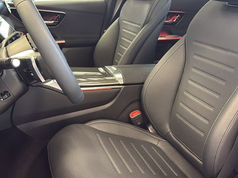 New 2025 Mercedes-Benz GLC 350e 4MATIC image 27