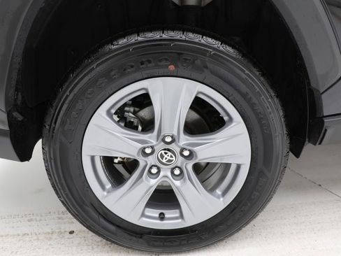 Used 2025 Toyota RAV4 XLE image 9