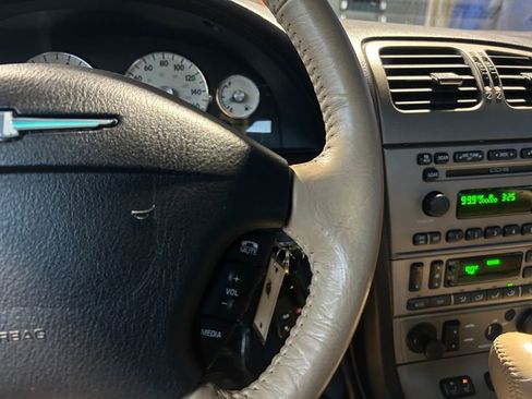 Used 2004 Ford Thunderbird image 18