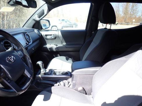 Certified 2023 Toyota Tacoma TRD Off-Road w/ Technology Package image 10