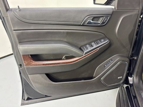 Used 2017 GMC Yukon XL SLT w/ Premium Edition image 46