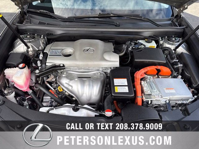 Used 2016 Lexus ES 300h w/ Luxury Package w/Wood Trim FWD image 10