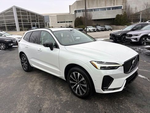 Used 2023 Volvo XC60 B5 Plus w/ Climate Package image 1