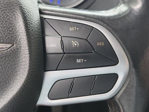 Used 2019 Chrysler 300 Touring w/ Sport Appearance Package RWD image 22