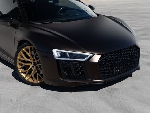 Used 2017 Audi R8 V10 w/ Carbon Exterior Package AWD/4WD image 4