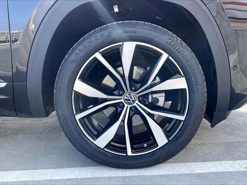 New 2026 Volkswagen Atlas Cross Sport SEL Premium R-Line image 10