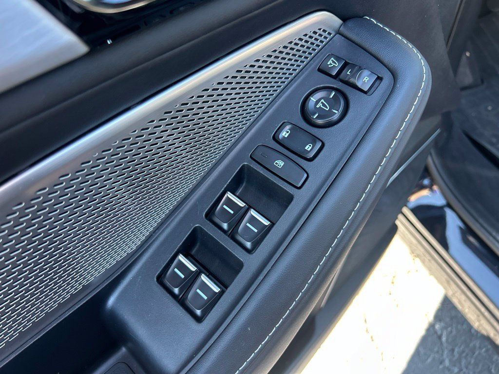 Used 2023 Acura MDX w/ Technology Package AWD/4WD image 15