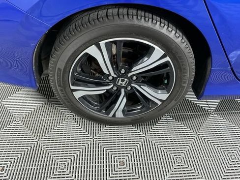Used 2018 Honda Civic Touring image 18