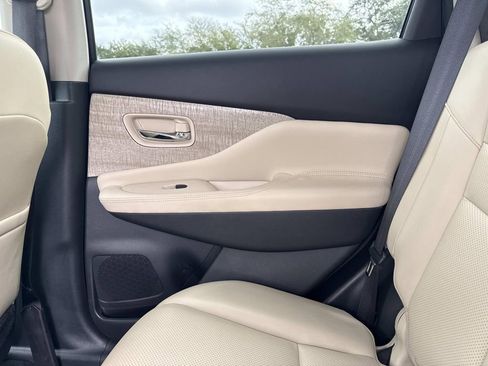 Used 2022 Nissan Murano SL w/ SL Moonroof Package image 15