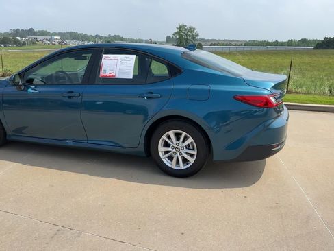 Used 2026 Toyota Camry LE FWD image 5