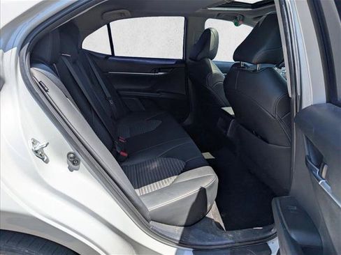 Used 2022 Toyota Camry SE w/ Convenience Package FWD image 17