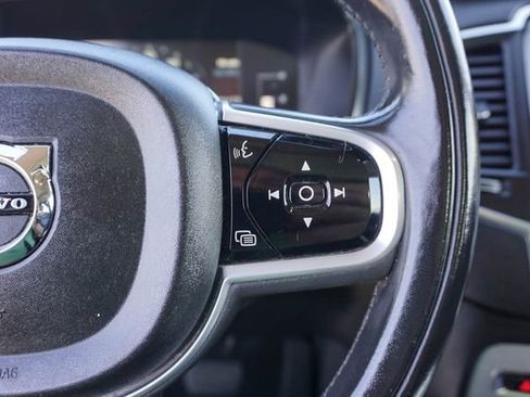 Used 2018 Volvo XC90 T5 Momentum w/ Convenience Package FWD image 24