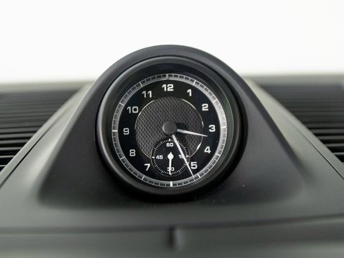 New 2026 Porsche Macan image 28