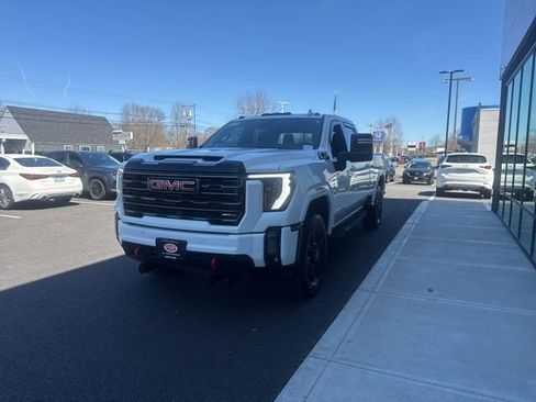Used 2024 GMC Sierra 2500 AT4 w/ AT4 Premium Plus Package AWD/4WD image 6