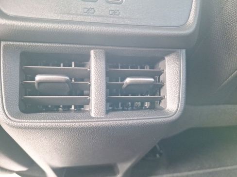 New 2026 Chevrolet Equinox LT image 9