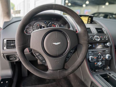 Used 2015 Aston Martin V8 Vantage GT image 11