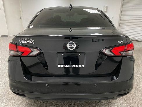 Used 2021 Nissan Versa SV image 6