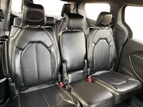 New 2026 Chrysler Pacifica Select FWD image 18