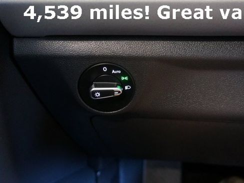 Certified 2025 Volkswagen Jetta SE image 27