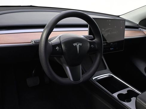 Used 2023 Tesla Model Y Long Range image 11